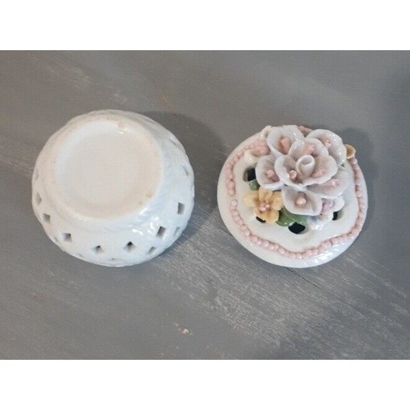 White Floral Porcelain Basket Weave Covered Trinket Dish - Picture 3 of 5